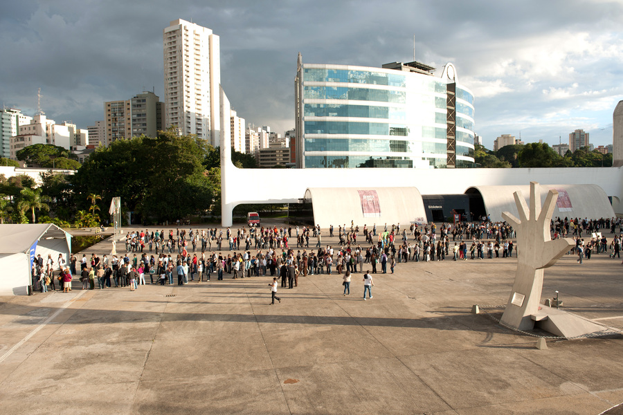 Exposição Guerra e Paz, de Portinari no  Memorial da América Latina