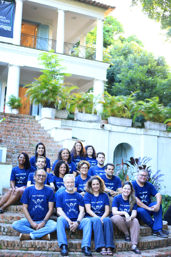 João Candido Portinari e a equipe do Projeto Portinari