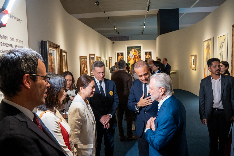 Cerimônia de abertura da exposição O Brasil de Portinari no Museu Nacional da China
