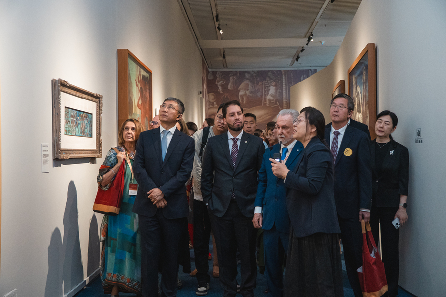 Cerimônia de abertura da exposição O Brasil de Portinari no Museu Nacional da China