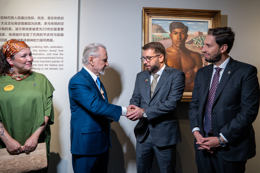 Cerimônia de abertura da exposição O Brasil de Portinari no Museu Nacional da China