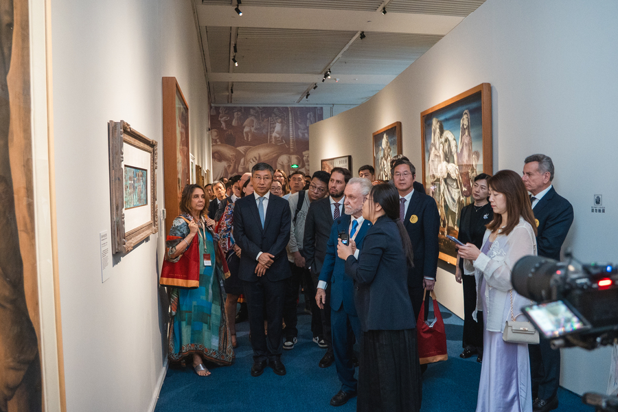 Cerimônia de abertura da exposição O Brasil de Portinari no Museu Nacional da China