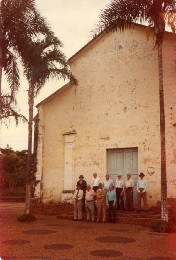 Grupo de senhores conhecidos como os meninos de Brodowski