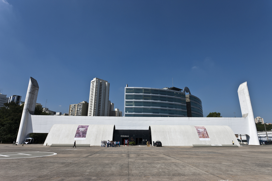 Reportagens sobre a Exposição Guerra e Paz, de Portinari no Memorial da América Latina - parte 2