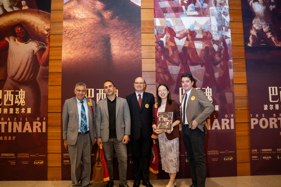 Cerimônia de abertura da exposição O Brasil de Portinari no Museu Nacional da China