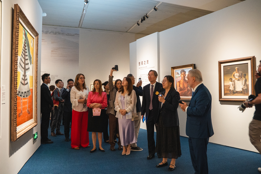 Cerimônia de abertura da exposição O Brasil de Portinari no Museu Nacional da China
