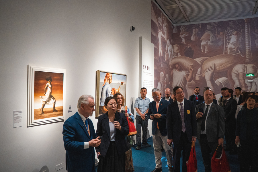 Cerimônia de abertura da exposição O Brasil de Portinari no Museu Nacional da China