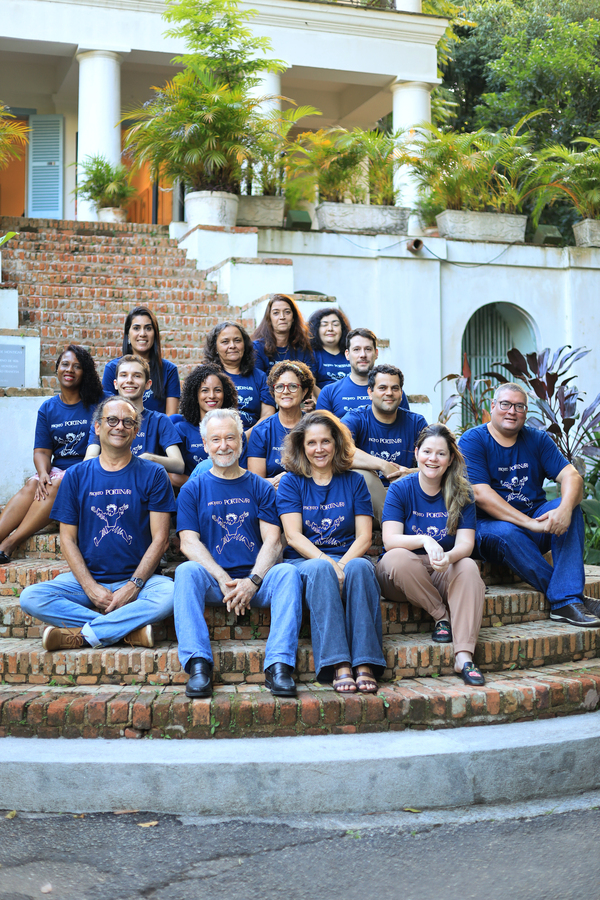 João Candido Portinari e a equipe do Projeto Portinari