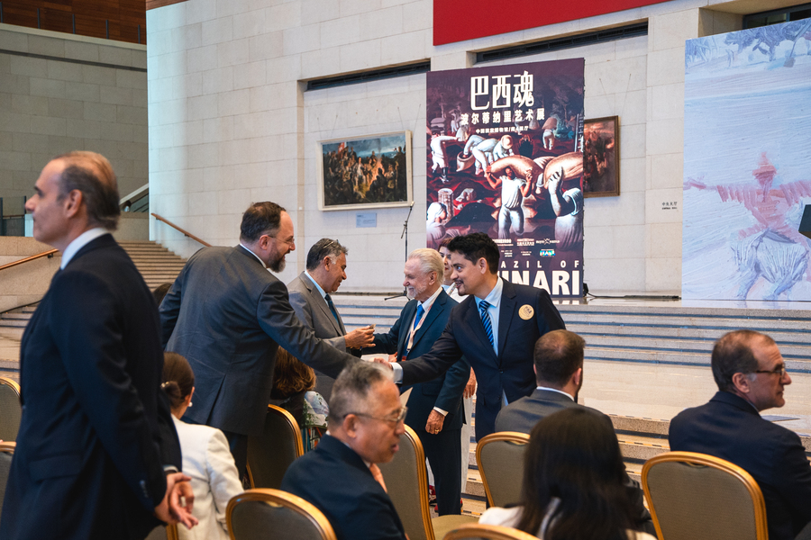 Cerimônia de abertura da exposição O Brasil de Portinari no Museu Nacional da China