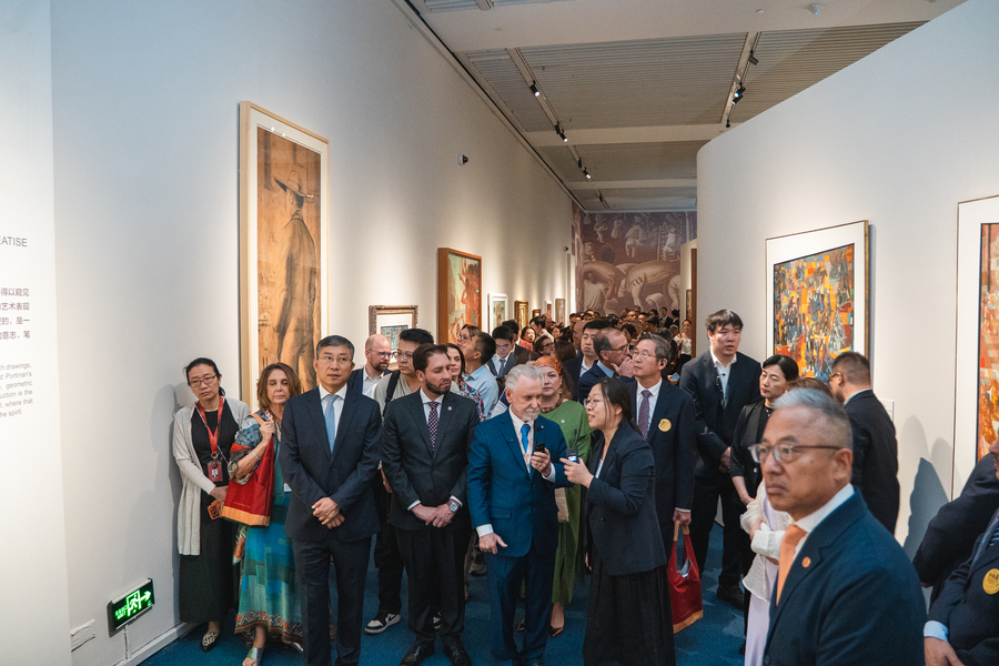 Cerimônia de abertura da exposição O Brasil de Portinari no Museu Nacional da China