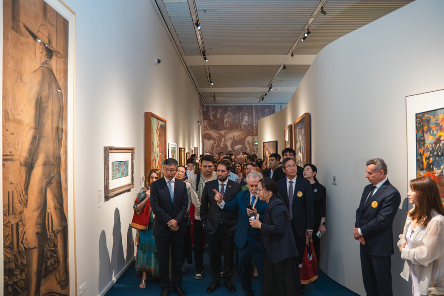 Cerimônia de abertura da exposição O Brasil de Portinari no Museu Nacional da China