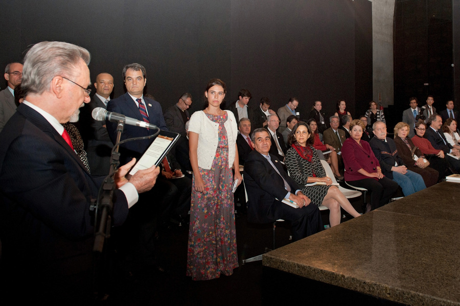 Exposição Guerra e Paz, de Portinari no  Memorial da América Latina