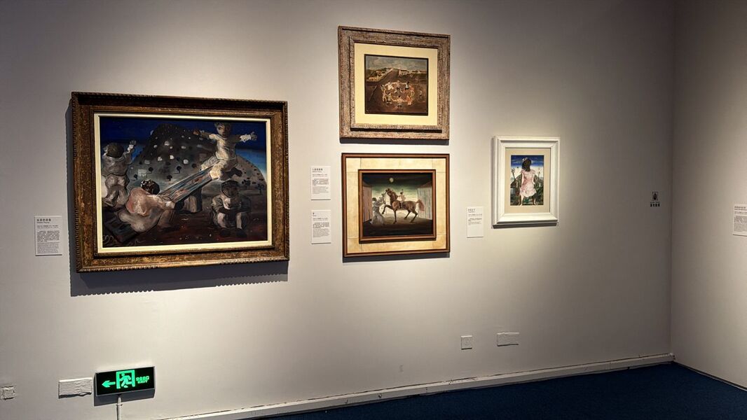 Montagem da Exposição O Brasil de Portinari no Museu Nacional da China